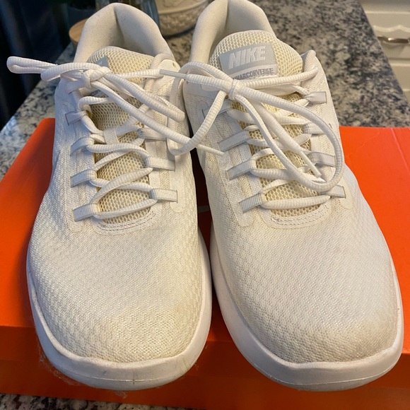 Nike - Picture 2 of 12